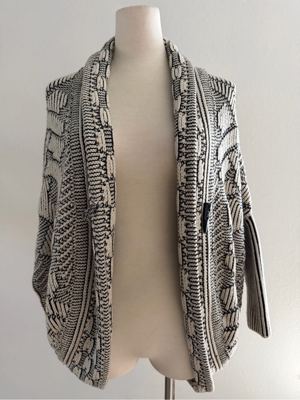 Spirit Lead Cozy Black & Cream Open-Front Knit Sweater Small